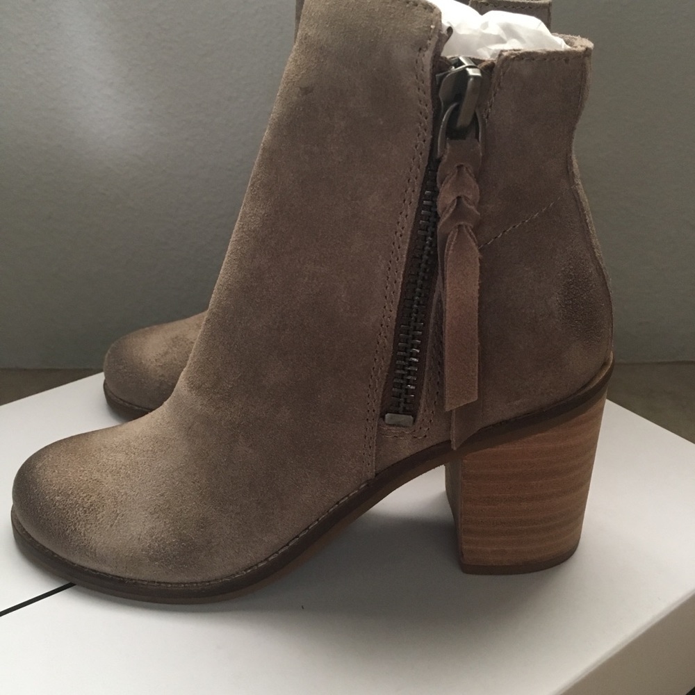 🆕Dolce Vita Lanie Tan Suede Block Heel Ankle Boot - Picture 6 of 8